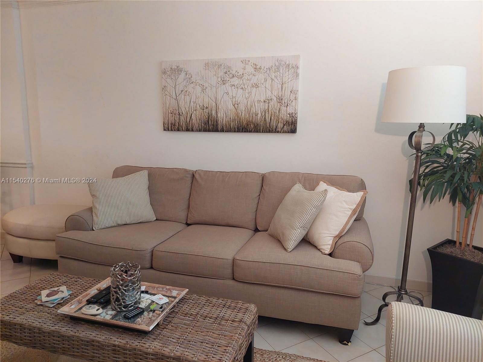 1333 E Hallandale Beach Blvd 305, Hallandale Beach, Florida 33009, 1 Bedroom Bedrooms, ,1 BathroomBathrooms,Residential,For Sale,1333 E Hallandale Beach Blvd 305,A11540276