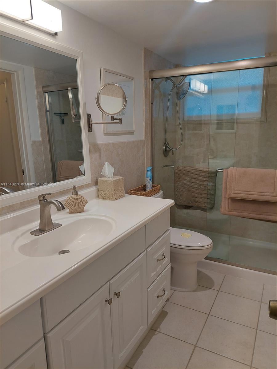 1333 E Hallandale Beach Blvd 305, Hallandale Beach, Florida 33009, 1 Bedroom Bedrooms, ,1 BathroomBathrooms,Residential,For Sale,1333 E Hallandale Beach Blvd 305,A11540276
