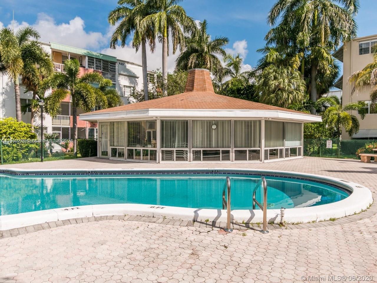 1333 E Hallandale Beach Blvd 305, Hallandale Beach, Florida 33009, 1 Bedroom Bedrooms, ,1 BathroomBathrooms,Residential,For Sale,1333 E Hallandale Beach Blvd 305,A11540276