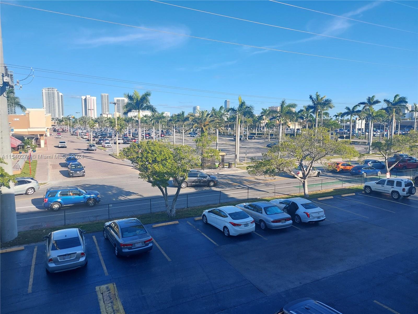 1333 E Hallandale Beach Blvd 305, Hallandale Beach, Florida 33009, 1 Bedroom Bedrooms, ,1 BathroomBathrooms,Residential,For Sale,1333 E Hallandale Beach Blvd 305,A11540276