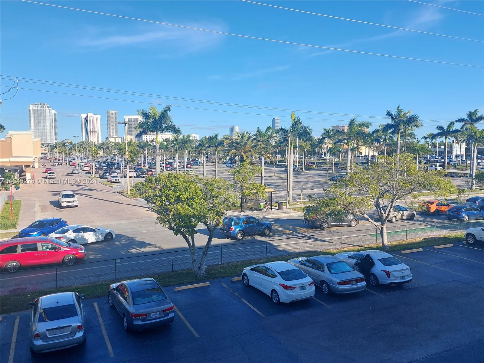 1333 E Hallandale Beach Blvd 305, Hallandale Beach, Florida 33009, 1 Bedroom Bedrooms, ,1 BathroomBathrooms,Residential,For Sale,1333 E Hallandale Beach Blvd 305,A11540276