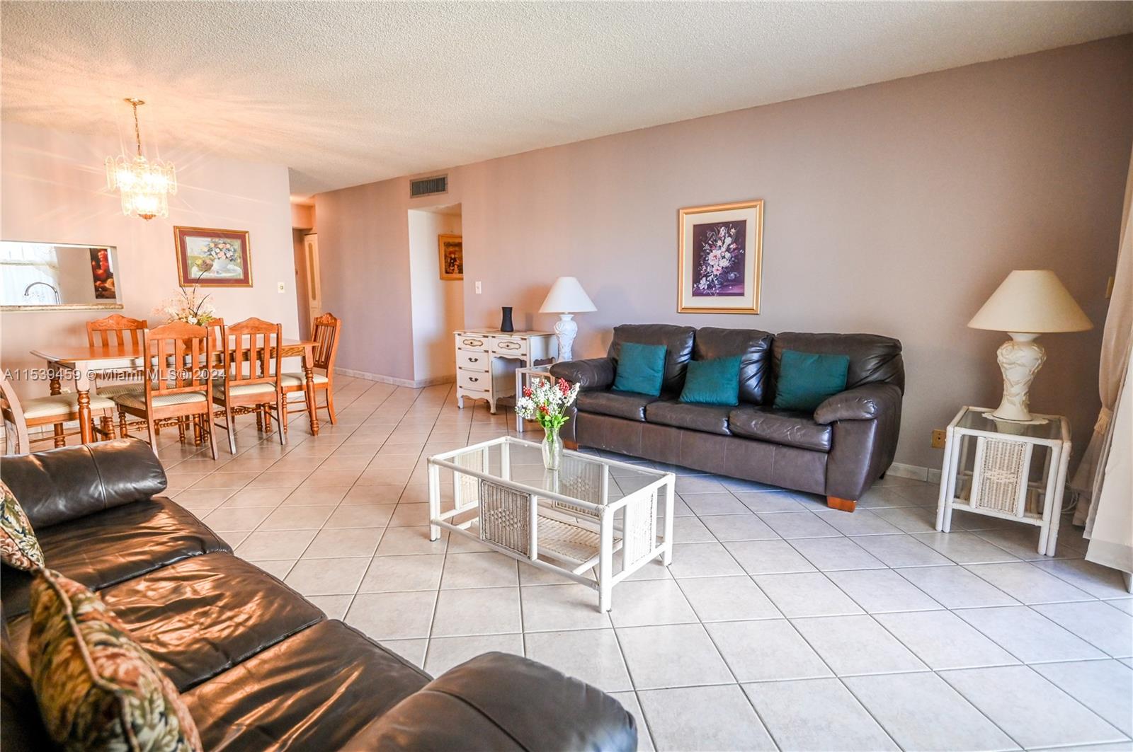 315 SE 11th Ter 203, Dania Beach, Florida 33004, 2 Bedrooms Bedrooms, ,2 BathroomsBathrooms,Residential,For Sale,315 SE 11th Ter 203,A11539459