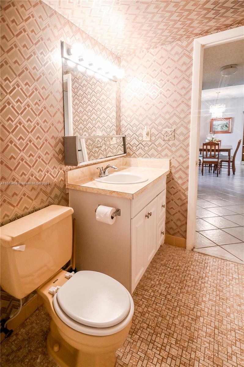 315 SE 11th Ter 203, Dania Beach, Florida 33004, 2 Bedrooms Bedrooms, ,2 BathroomsBathrooms,Residential,For Sale,315 SE 11th Ter 203,A11539459