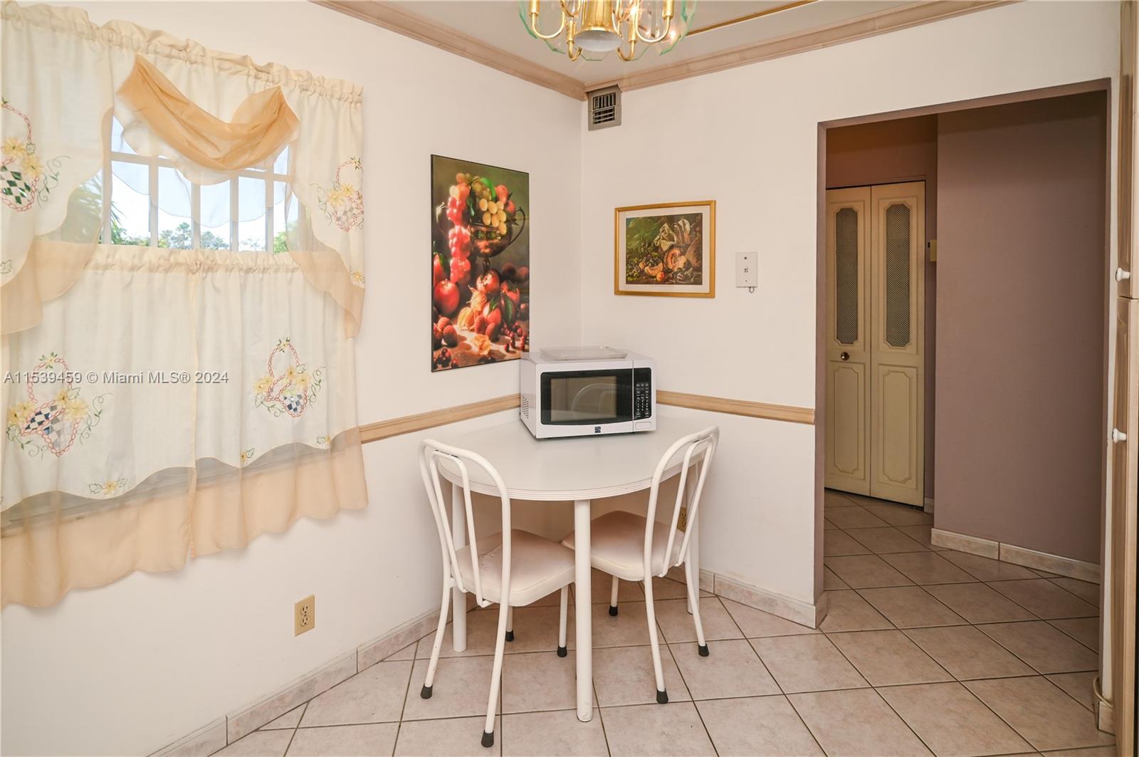 315 SE 11th Ter 203, Dania Beach, Florida 33004, 2 Bedrooms Bedrooms, ,2 BathroomsBathrooms,Residential,For Sale,315 SE 11th Ter 203,A11539459