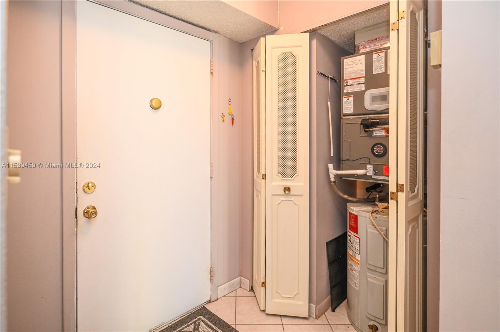 315 SE 11th Ter 203, Dania Beach, Florida 33004, 2 Bedrooms Bedrooms, ,2 BathroomsBathrooms,Residential,For Sale,315 SE 11th Ter 203,A11539459