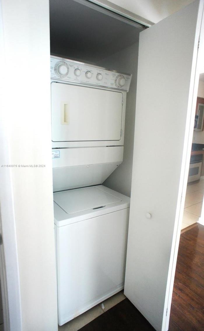 335 S Biscayne Blvd 1802, Miami, Florida 33131, 1 Bedroom Bedrooms, ,1 BathroomBathrooms,Residentiallease,For Rent,335 S Biscayne Blvd 1802,A11540976