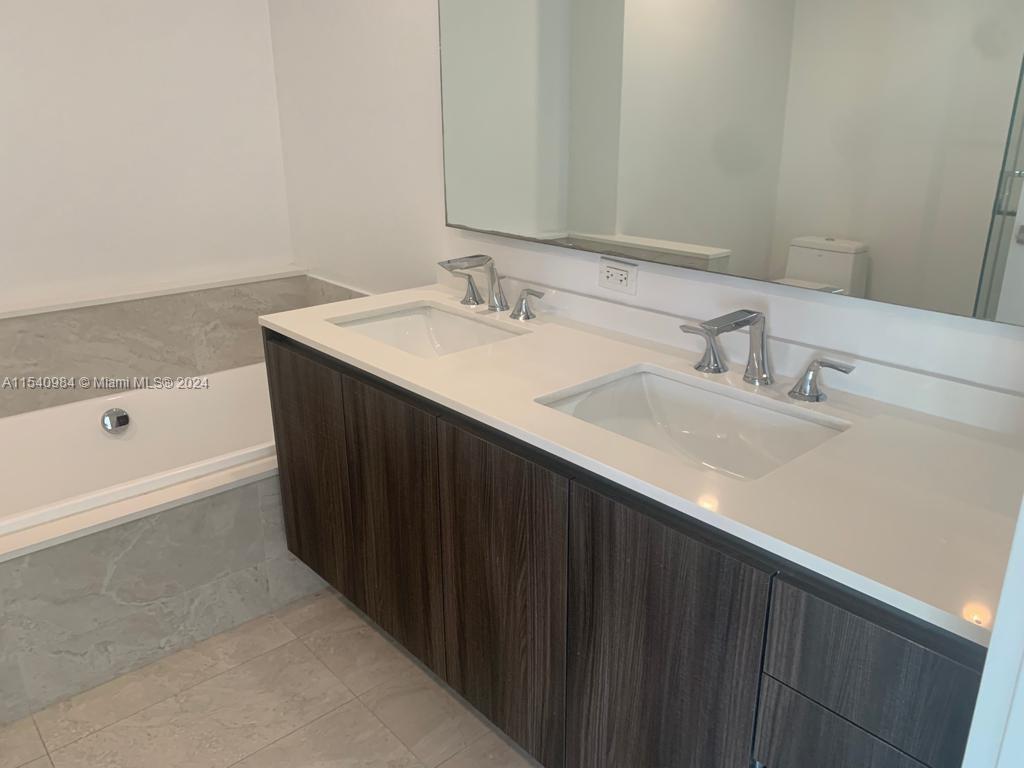 488 NE 18th St 517, Miami, Florida 33132, 2 Bedrooms Bedrooms, ,2 BathroomsBathrooms,Residentiallease,For Rent,488 NE 18th St 517,A11540984