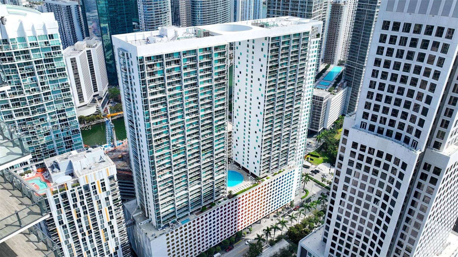 Spectacular 2 Bedroom/2 Bathroom Condo in the Heart of Brickell. This Condo Features an Open Kitchen with Stainless Steel Appliances. Split Floor Plan for The Ultimate Privacy. Both Bathrooms Have Dual Sinks, Showers and the Primary Bath Also Has a Tub. Unit Has Been Freshly Painted and Floors Throughout Have Been Updated. Gorgeous North East Views From the Large Balcony. Building Has a Ton of Amenities, Including Pool, Billiards, State of the Art Gym, Clubhouse, Rooftop Jacuzzi and So Much More!