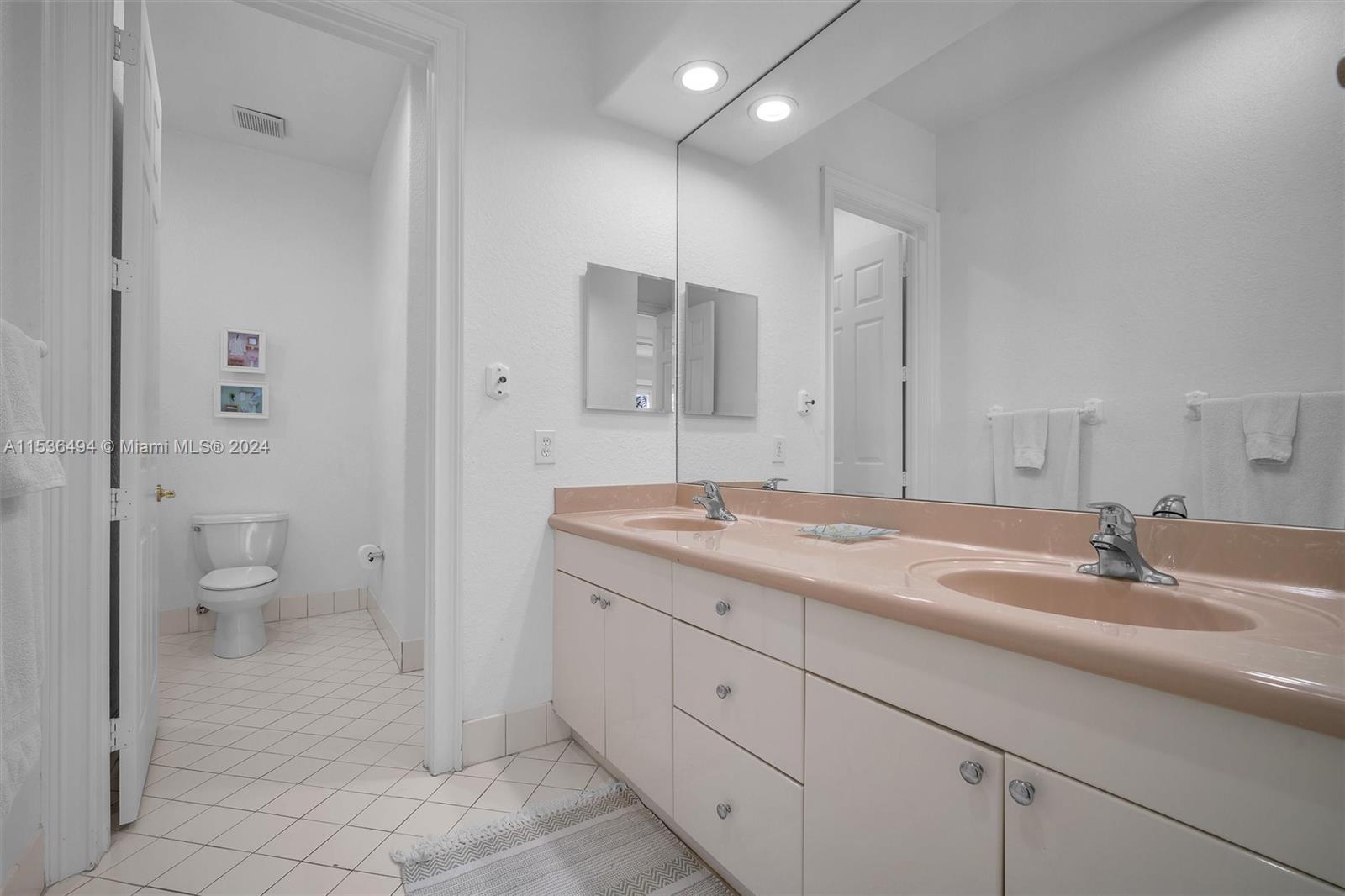 928 Captiva Dr, Hollywood, Florida 33019, 5 Bedrooms Bedrooms, ,4 BathroomsBathrooms,Residential,For Sale,928 Captiva Dr,A11536494