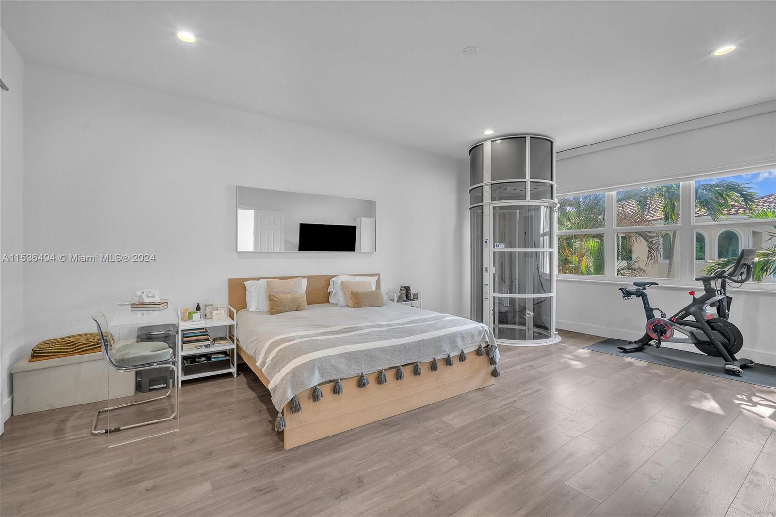 928 Captiva Dr, Hollywood, Florida 33019, 5 Bedrooms Bedrooms, ,4 BathroomsBathrooms,Residential,For Sale,928 Captiva Dr,A11536494