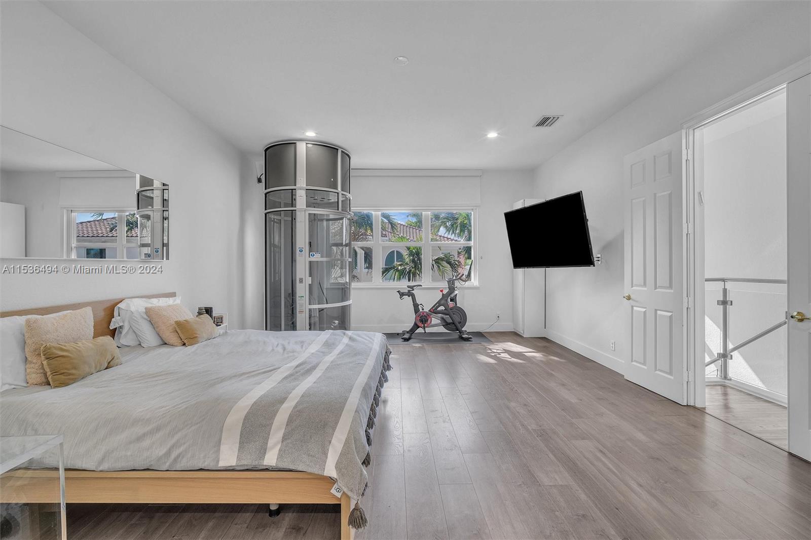 928 Captiva Dr, Hollywood, Florida 33019, 5 Bedrooms Bedrooms, ,4 BathroomsBathrooms,Residential,For Sale,928 Captiva Dr,A11536494