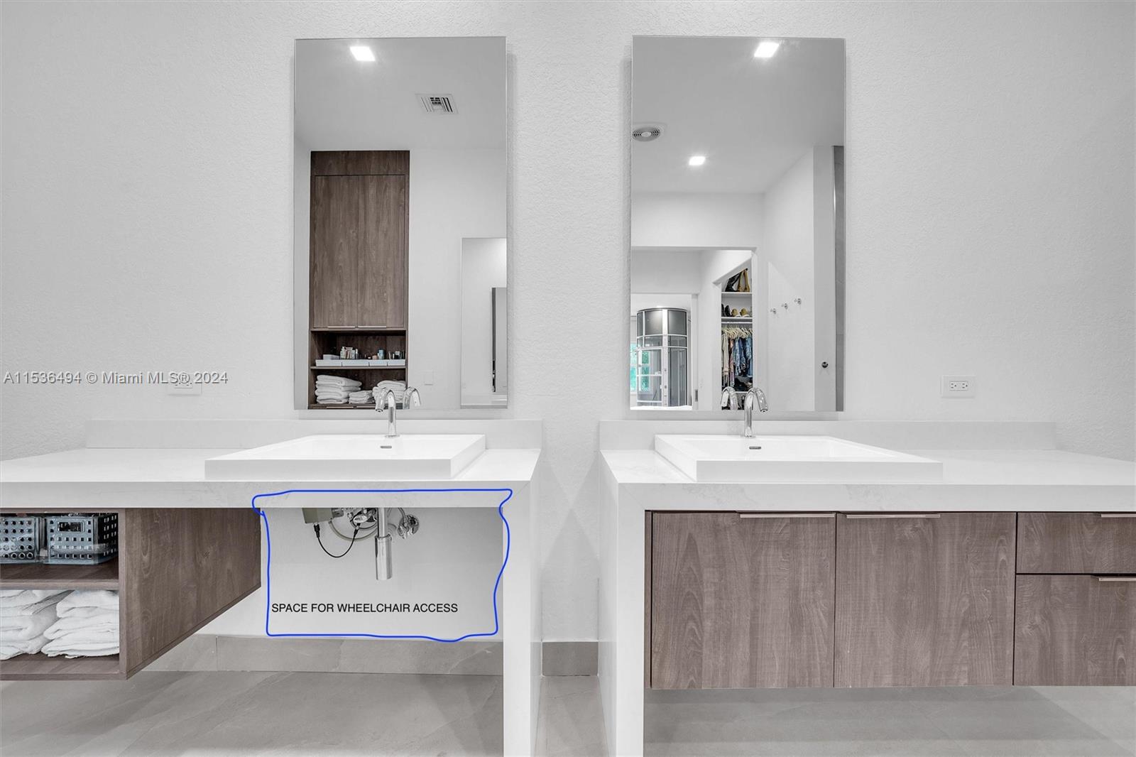 928 Captiva Dr, Hollywood, Florida 33019, 5 Bedrooms Bedrooms, ,4 BathroomsBathrooms,Residential,For Sale,928 Captiva Dr,A11536494