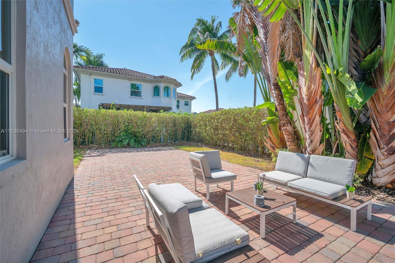 928 Captiva Dr, Hollywood, Florida 33019, 5 Bedrooms Bedrooms, ,4 BathroomsBathrooms,Residential,For Sale,928 Captiva Dr,A11536494