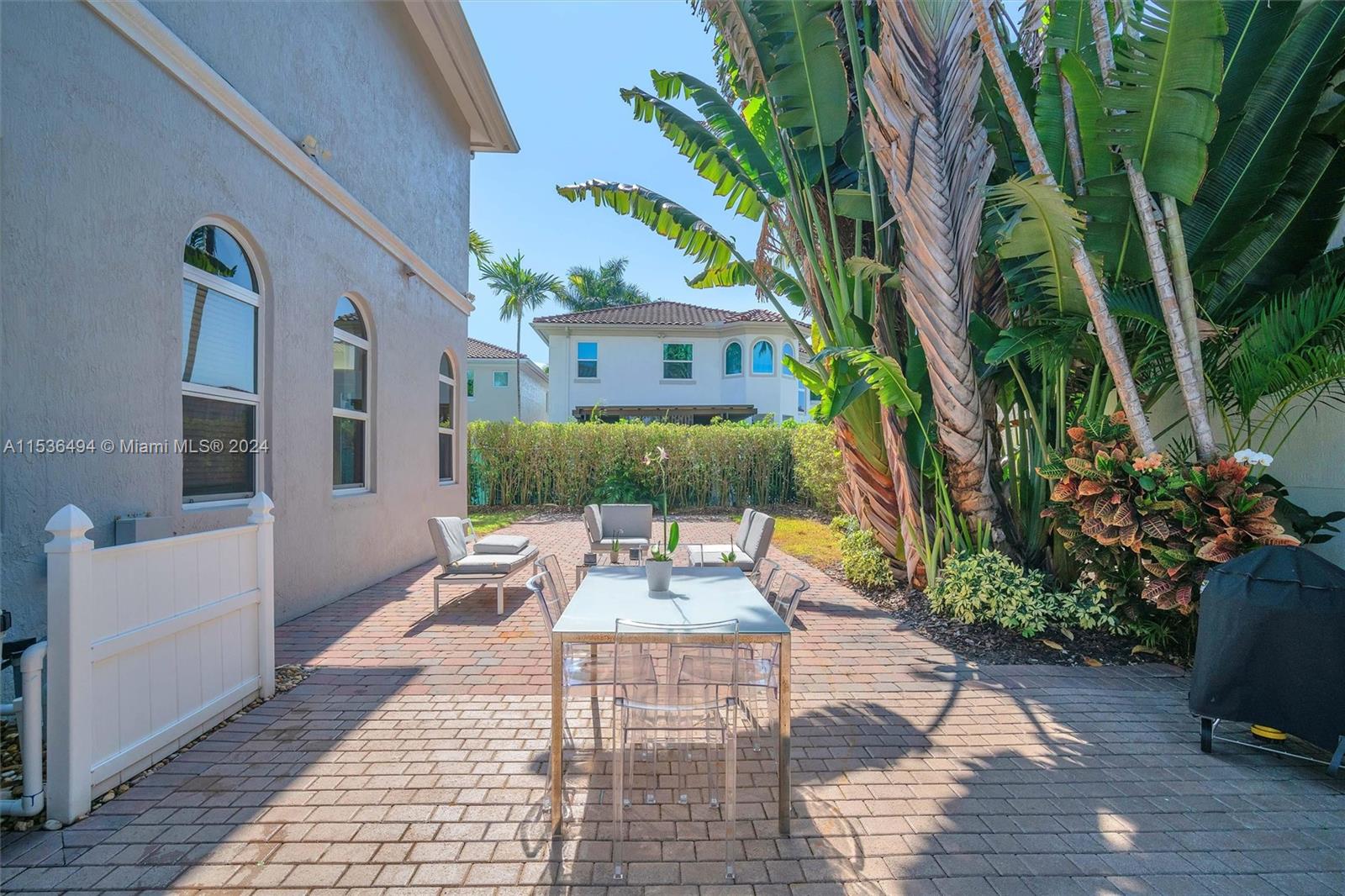 928 Captiva Dr, Hollywood, Florida 33019, 5 Bedrooms Bedrooms, ,4 BathroomsBathrooms,Residential,For Sale,928 Captiva Dr,A11536494