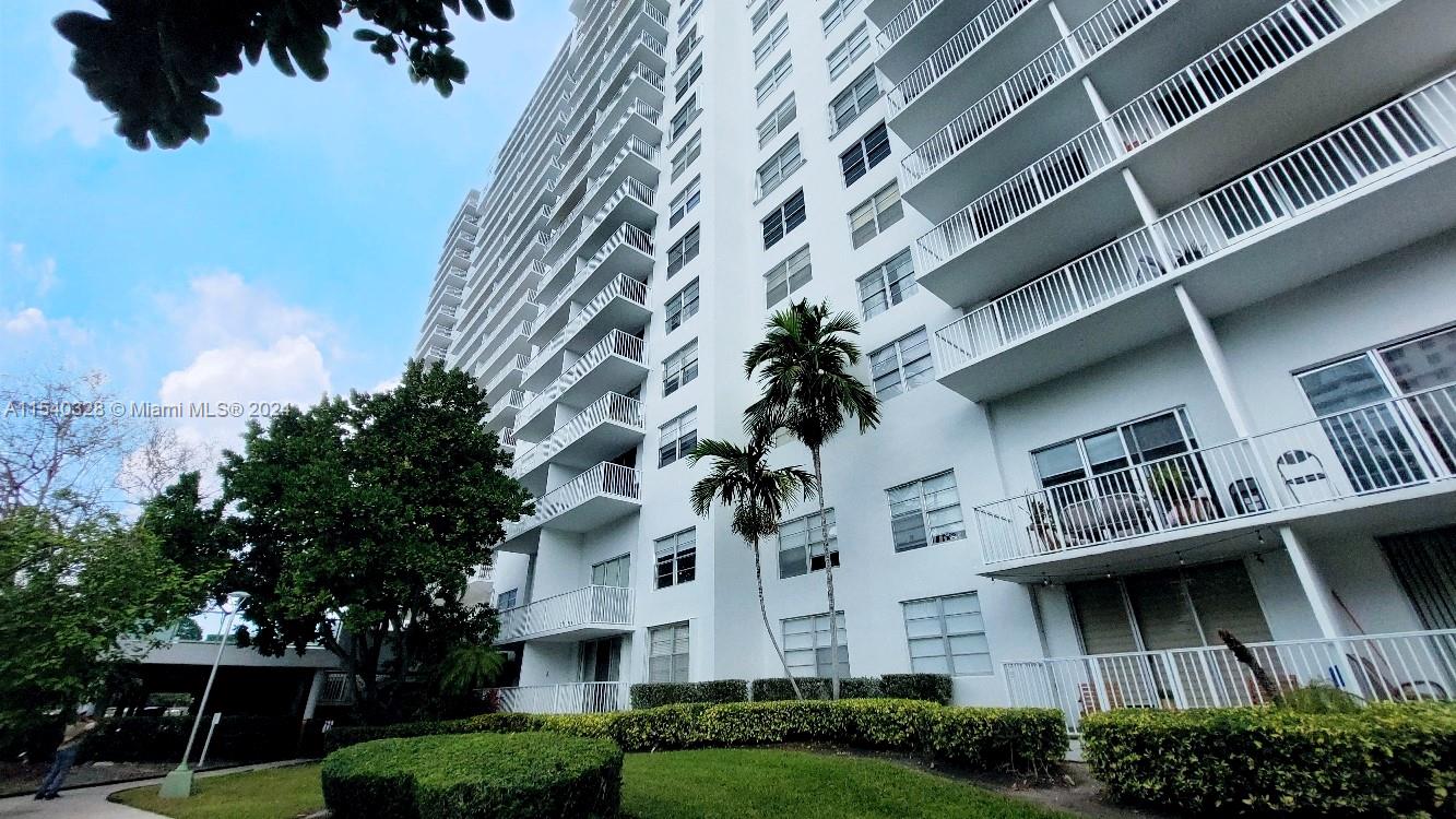 2851 183rd St, Aventura, FL, 33160 United States, 1 Bedroom Bedrooms, ,1 BathroomBathrooms,Residential,For Sale,183rd St,A11540328