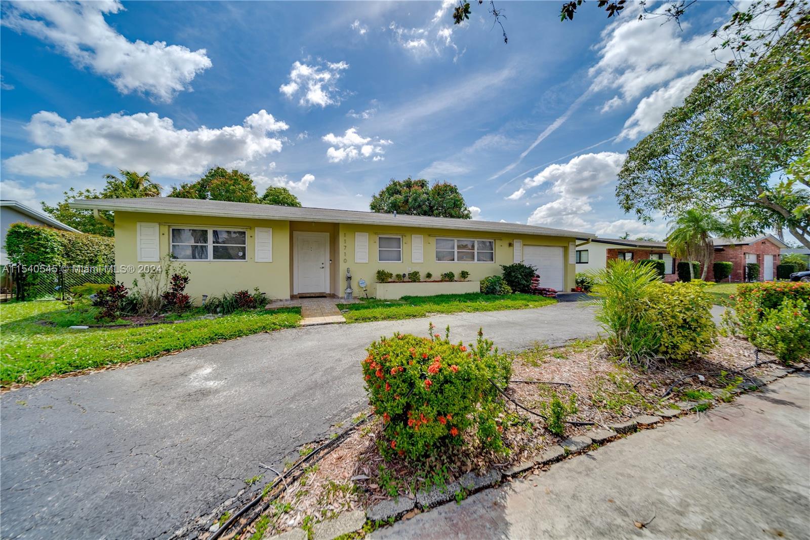 11710 18th St, Pembroke Pines, FL, 33026 United States, 3 Bedrooms Bedrooms, ,2 BathroomsBathrooms,Residential,For Sale,18th St,A11540545