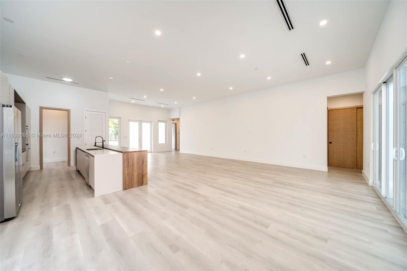 8990 N Miami Ave, El Portal, Florida 33150, 4 Bedrooms Bedrooms, ,4 BathroomsBathrooms,Residential,For Sale,8990 N Miami Ave,A11539095