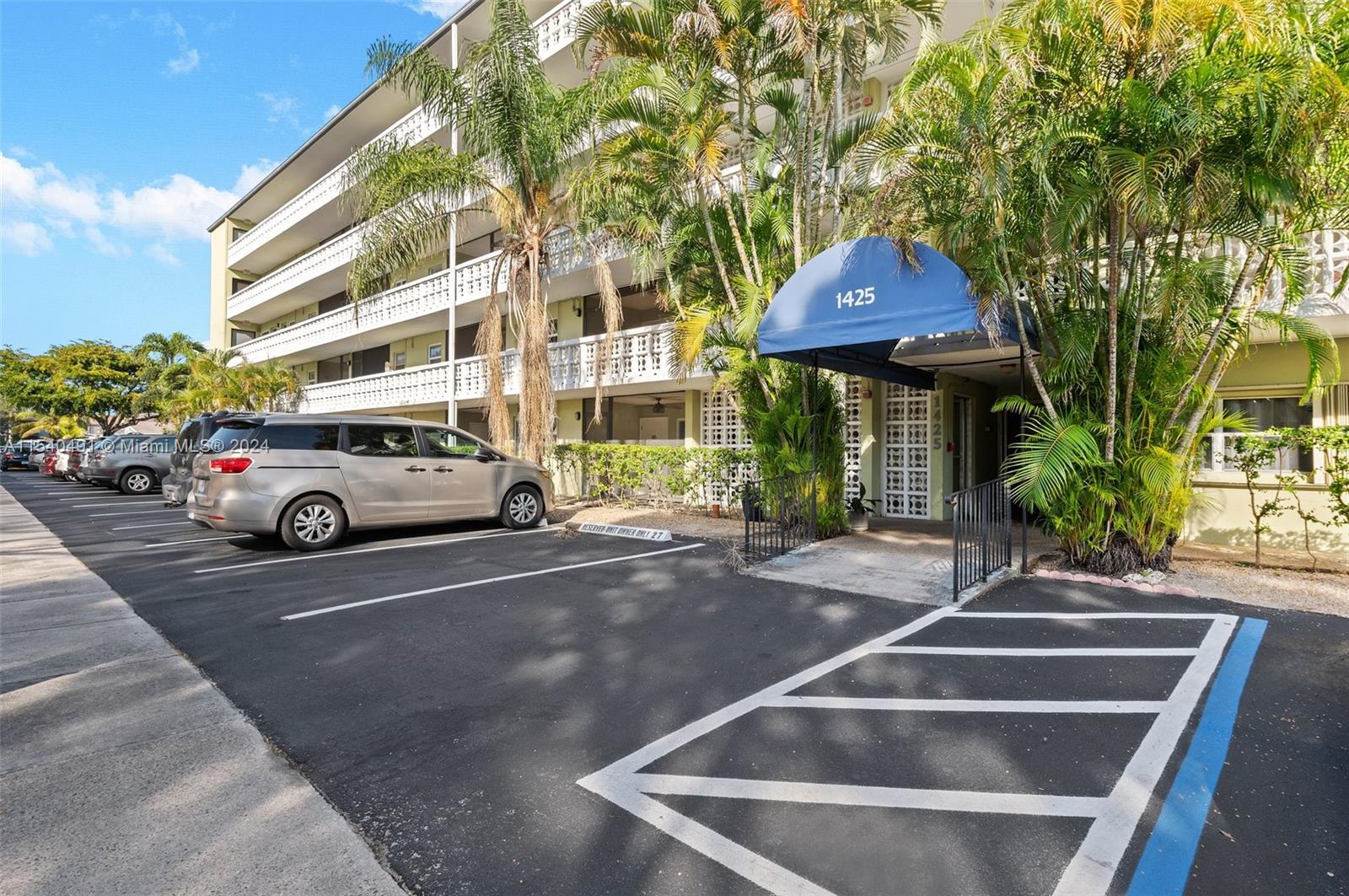 1425 Arthur St 212B, Hollywood, Florida 33020, 1 Bedroom Bedrooms, ,1 BathroomBathrooms,Residential,For Sale,1425 Arthur St 212B,A11540491