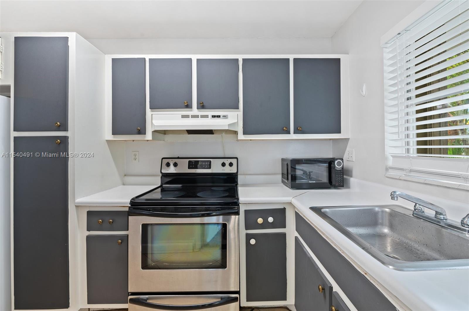 1425 Arthur St 212B, Hollywood, Florida 33020, 1 Bedroom Bedrooms, ,1 BathroomBathrooms,Residential,For Sale,1425 Arthur St 212B,A11540491