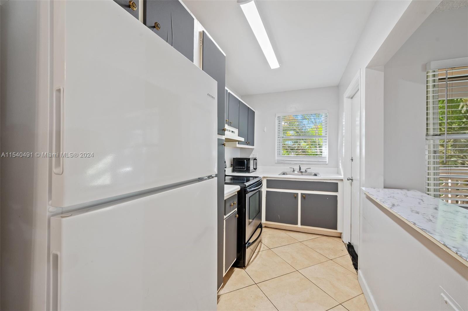 1425 Arthur St 212B, Hollywood, Florida 33020, 1 Bedroom Bedrooms, ,1 BathroomBathrooms,Residential,For Sale,1425 Arthur St 212B,A11540491