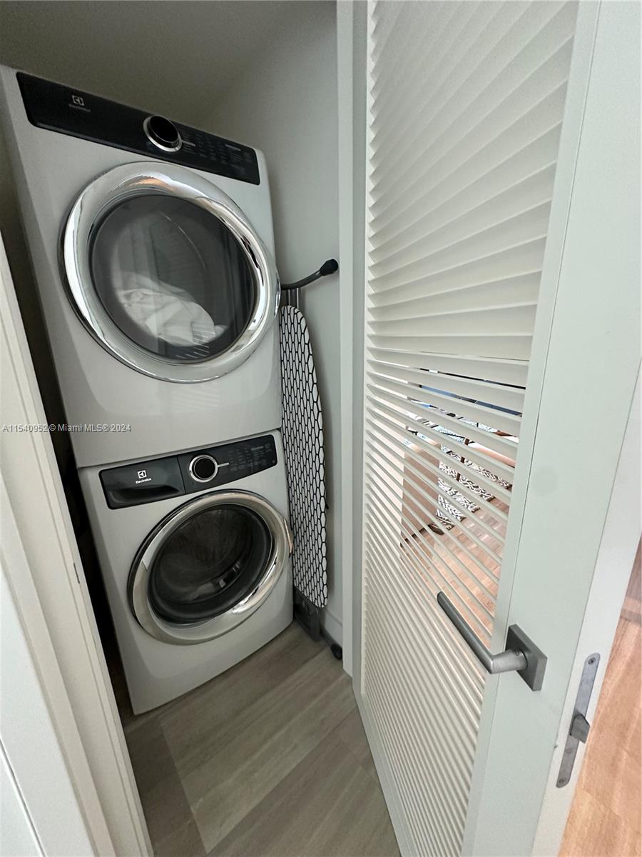1451 Brickell Ave 2502, Miami, Florida 33131, 1 Bedroom Bedrooms, ,1 BathroomBathrooms,Residential,For Sale,1451 Brickell Ave 2502,A11540952