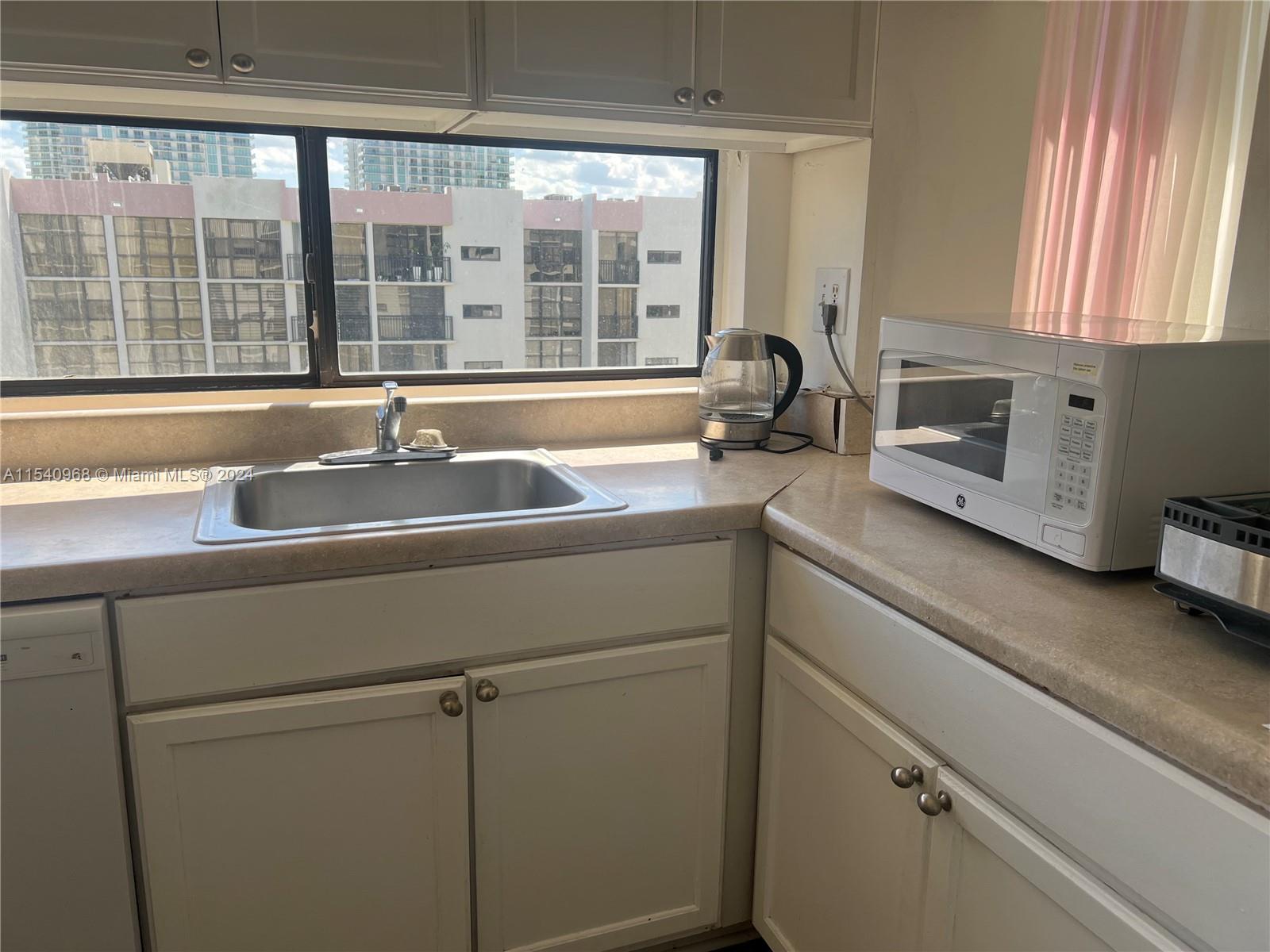 17021 Bay Rd, Sunny Isles Beach, FL, 33160 United States, 1 Bedroom Bedrooms, ,1 BathroomBathrooms,Residential,For Sale,Bay Rd,A11540968