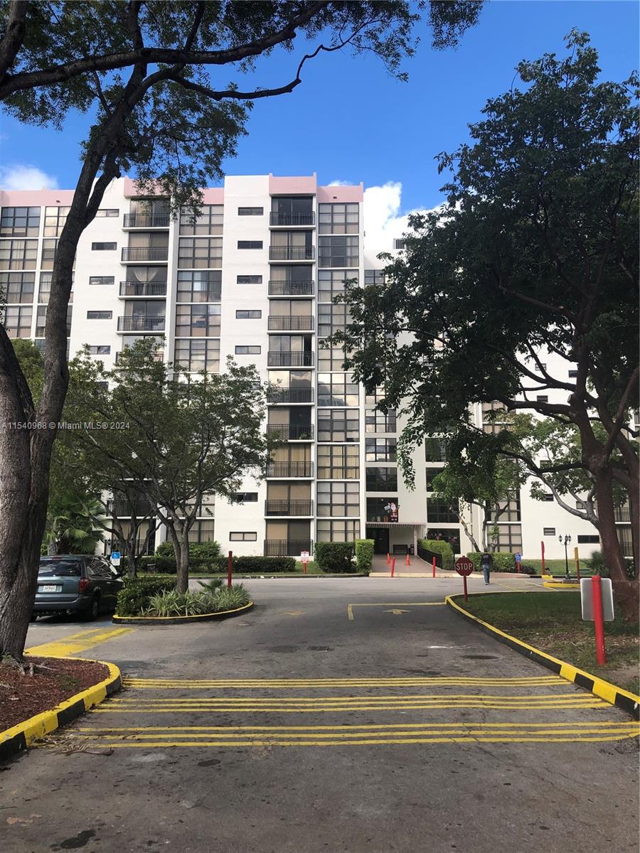 17021 Bay Rd, Sunny Isles Beach, FL, 33160 United States, 1 Bedroom Bedrooms, ,1 BathroomBathrooms,Residential,For Sale,Bay Rd,A11540968