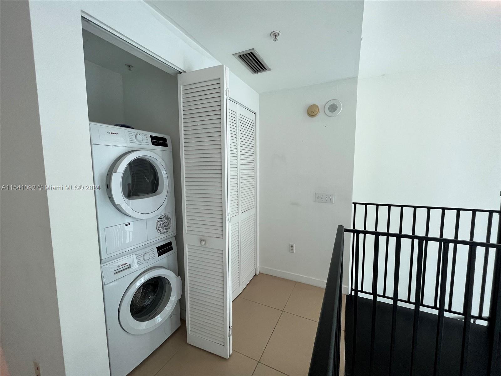 300 S Biscayne Blvd L-406, Miami, Florida 33131, 1 Bedroom Bedrooms, ,1 BathroomBathrooms,Residentiallease,For Rent,300 S Biscayne Blvd L-406,A11541092
