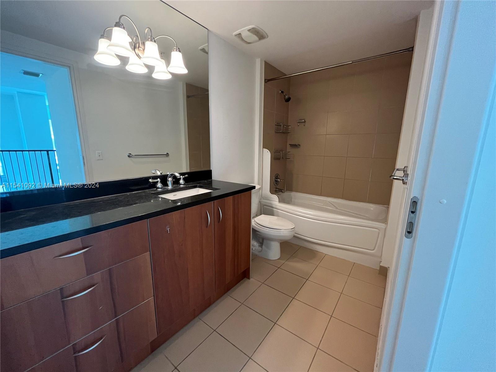 300 S Biscayne Blvd L-406, Miami, Florida 33131, 1 Bedroom Bedrooms, ,1 BathroomBathrooms,Residentiallease,For Rent,300 S Biscayne Blvd L-406,A11541092