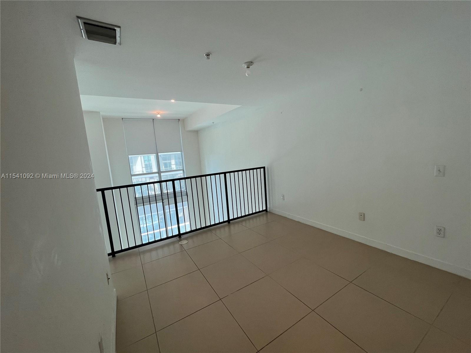 300 S Biscayne Blvd L-406, Miami, Florida 33131, 1 Bedroom Bedrooms, ,1 BathroomBathrooms,Residentiallease,For Rent,300 S Biscayne Blvd L-406,A11541092