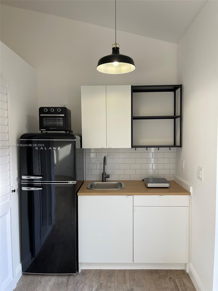 52 NW 68th St, Miami, Florida 33150, ,1 BathroomBathrooms,Residentiallease,For Rent,52 NW 68th St,A11541108