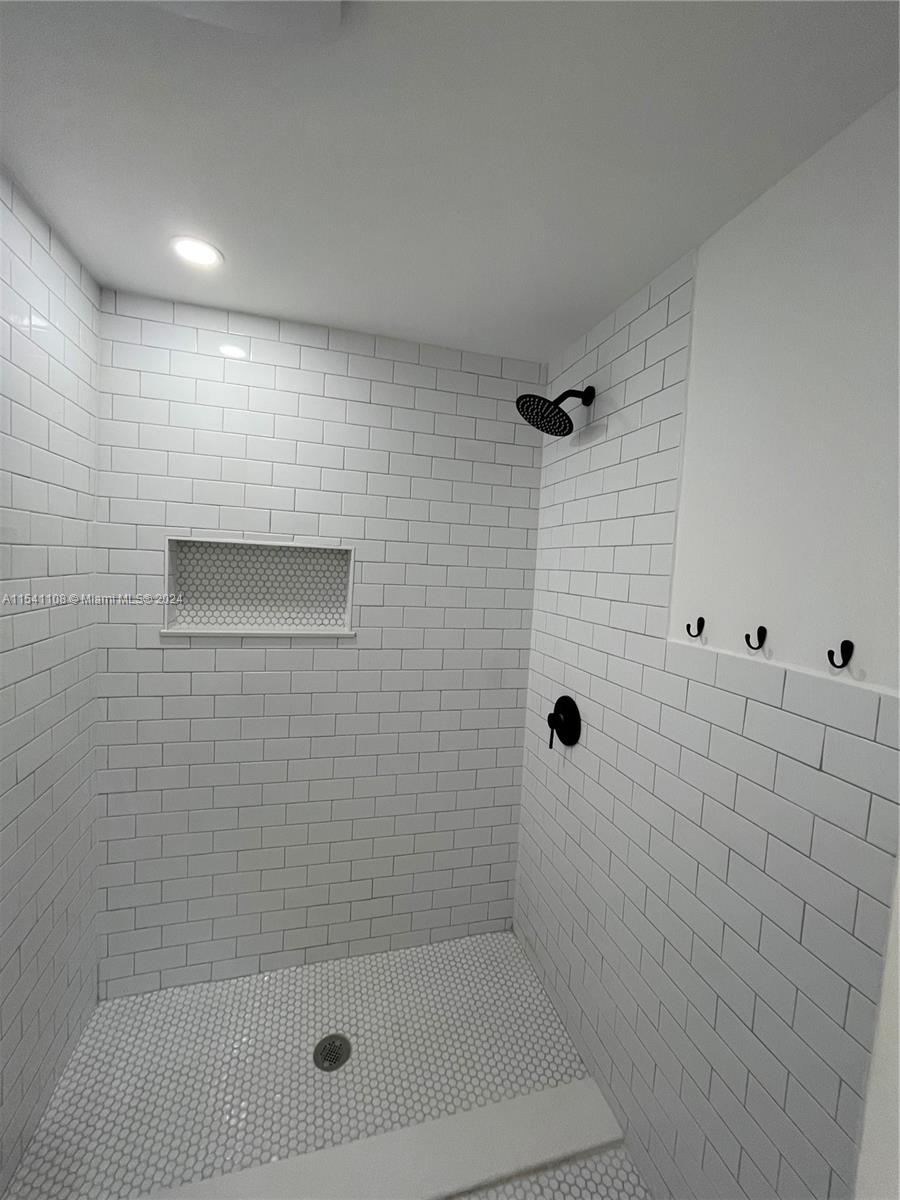 52 NW 68th St, Miami, Florida 33150, ,1 BathroomBathrooms,Residentiallease,For Rent,52 NW 68th St,A11541108