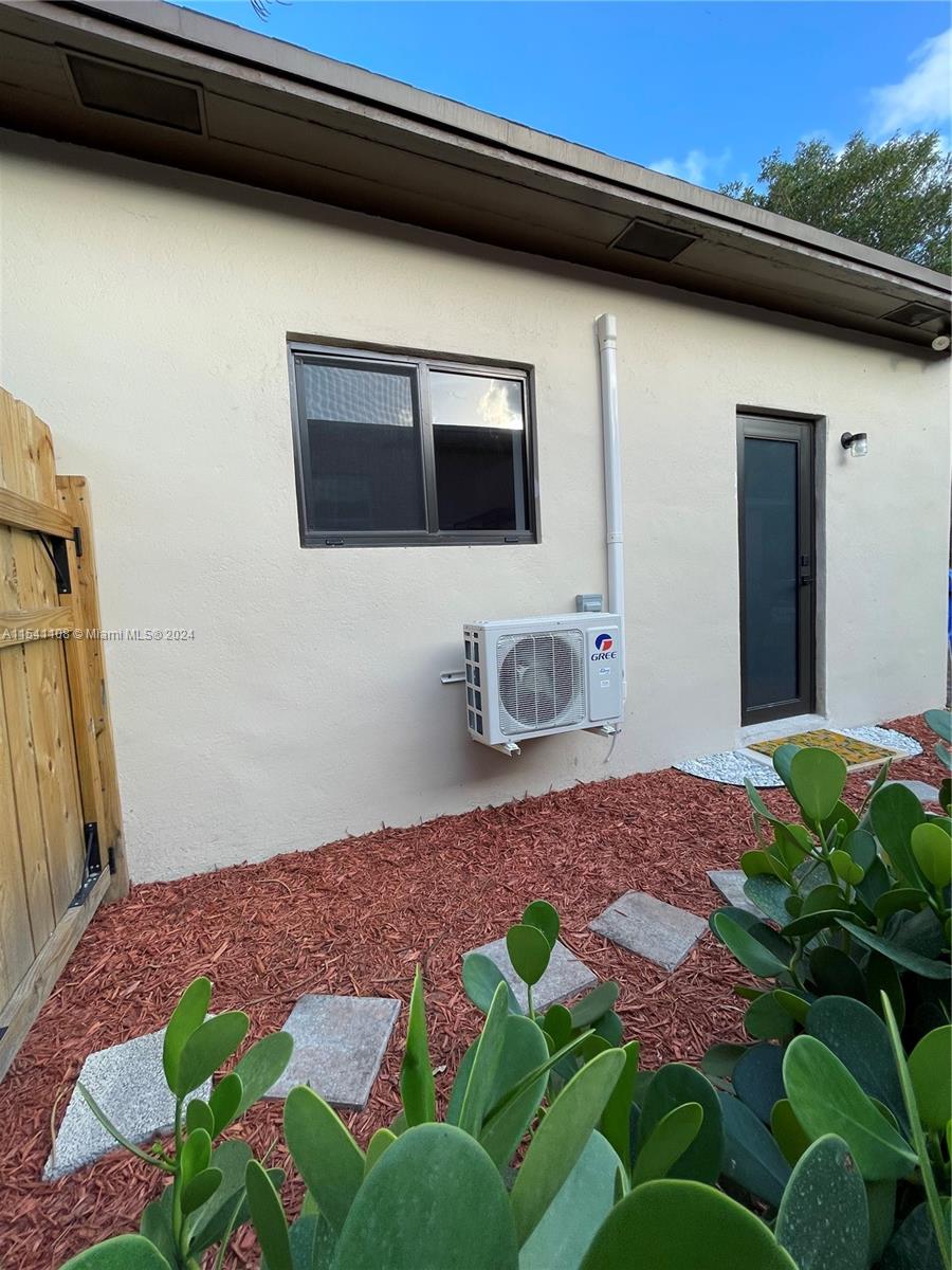 52 NW 68th St, Miami, Florida 33150, ,1 BathroomBathrooms,Residentiallease,For Rent,52 NW 68th St,A11541108