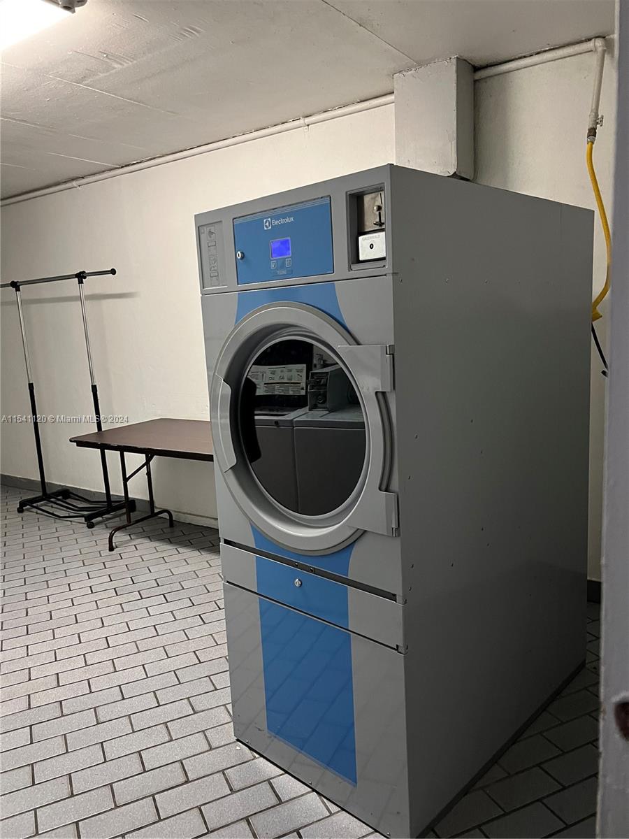 1913 S Ocean Dr 313, Hallandale Beach, Florida 33009, 1 Bedroom Bedrooms, ,1 BathroomBathrooms,Residentiallease,For Rent,1913 S Ocean Dr 313,A11541120