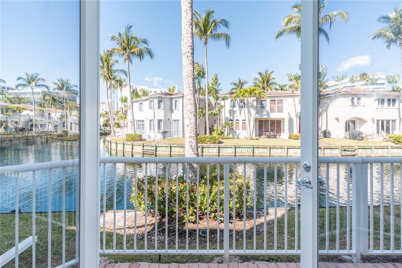 20770 NE 30th Pl, Aventura, Florida 33180, 3 Bedrooms Bedrooms, ,2 BathroomsBathrooms,Residential,For Sale,20770 NE 30th Pl,A11540837