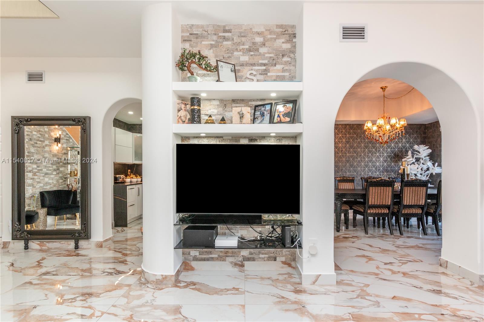 20770 NE 30th Pl, Aventura, Florida 33180, 3 Bedrooms Bedrooms, ,2 BathroomsBathrooms,Residential,For Sale,20770 NE 30th Pl,A11540837