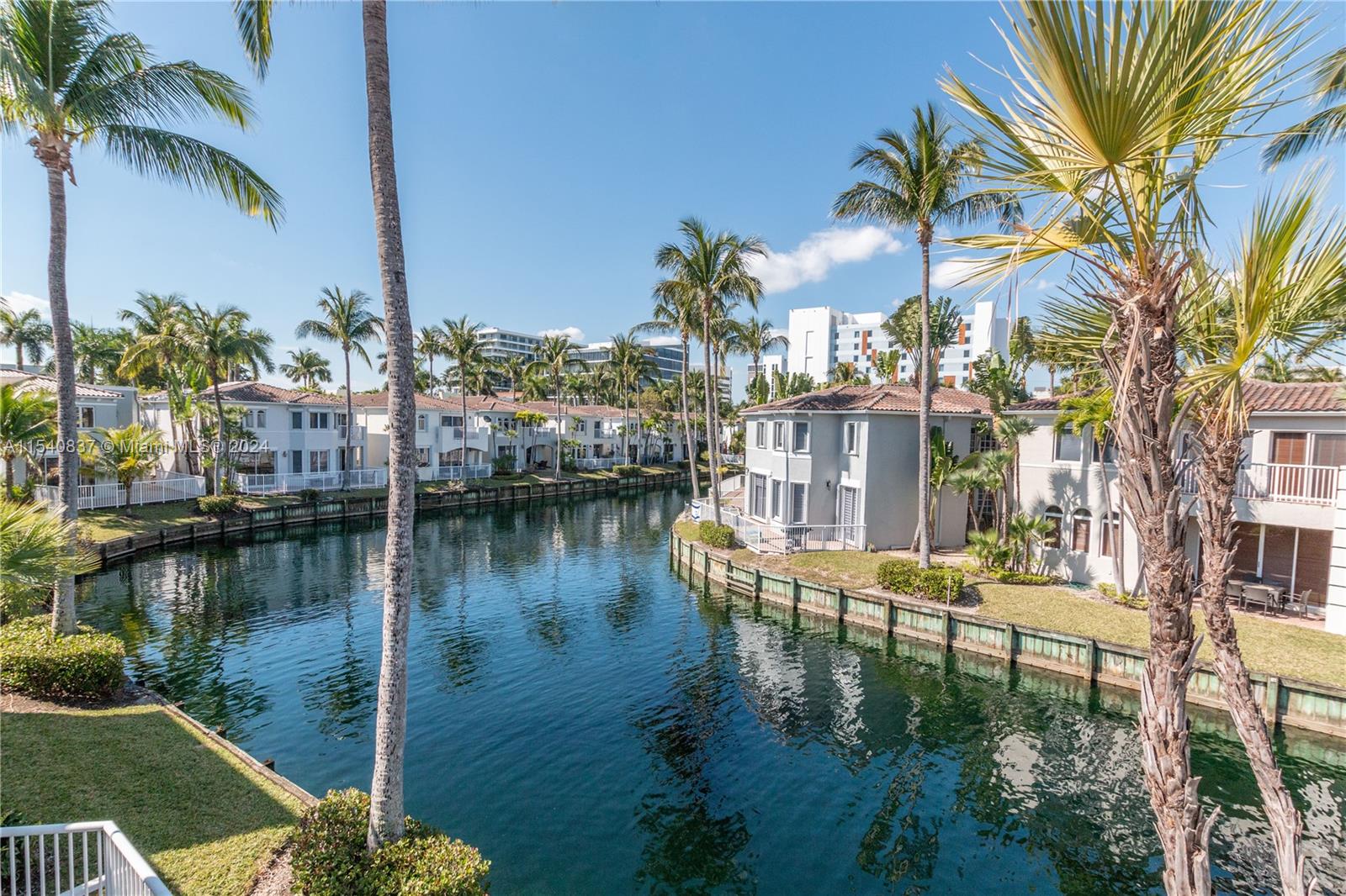 20770 30th Pl, Aventura, FL, 33180 United States, 3 Bedrooms Bedrooms, ,2 BathroomsBathrooms,Residential,For Sale,30th Pl,A11540837