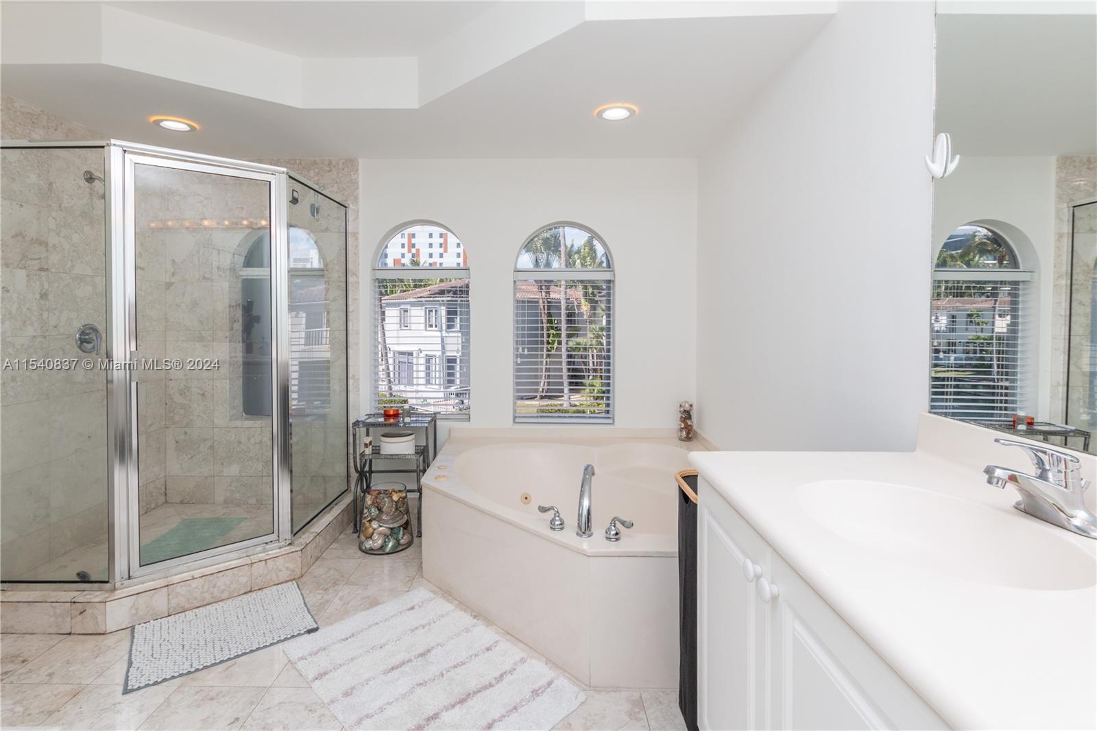 20770 NE 30th Pl, Aventura, Florida 33180, 3 Bedrooms Bedrooms, ,2 BathroomsBathrooms,Residential,For Sale,20770 NE 30th Pl,A11540837