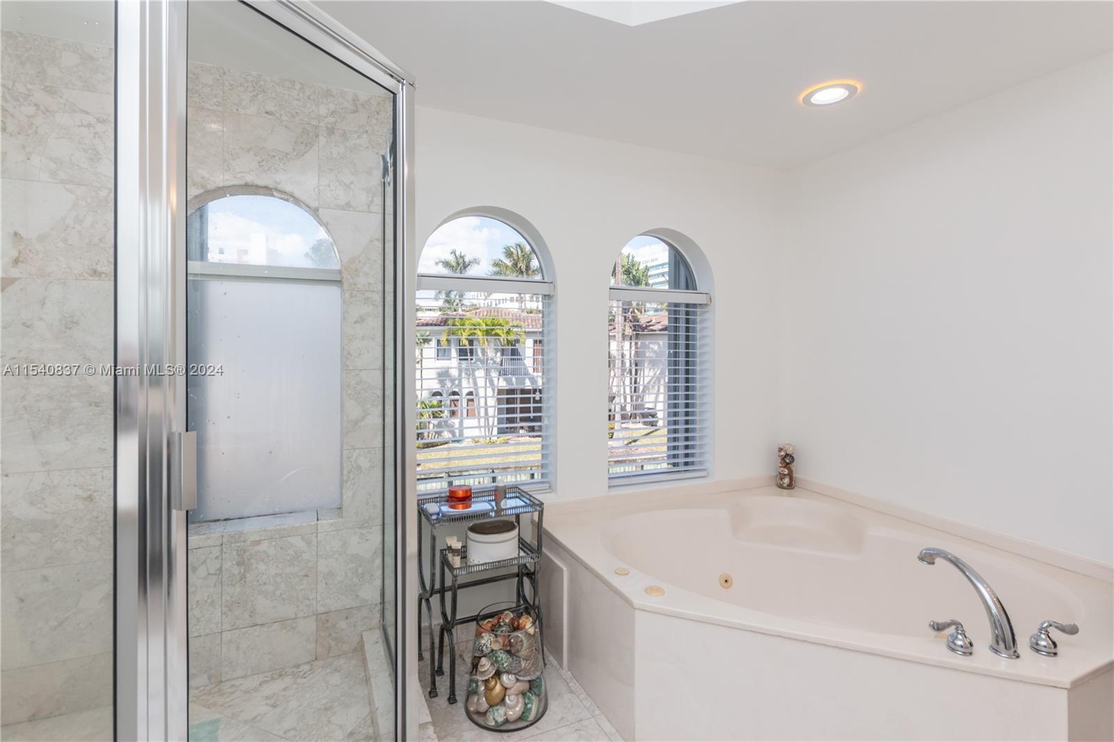 20770 NE 30th Pl, Aventura, Florida 33180, 3 Bedrooms Bedrooms, ,2 BathroomsBathrooms,Residential,For Sale,20770 NE 30th Pl,A11540837