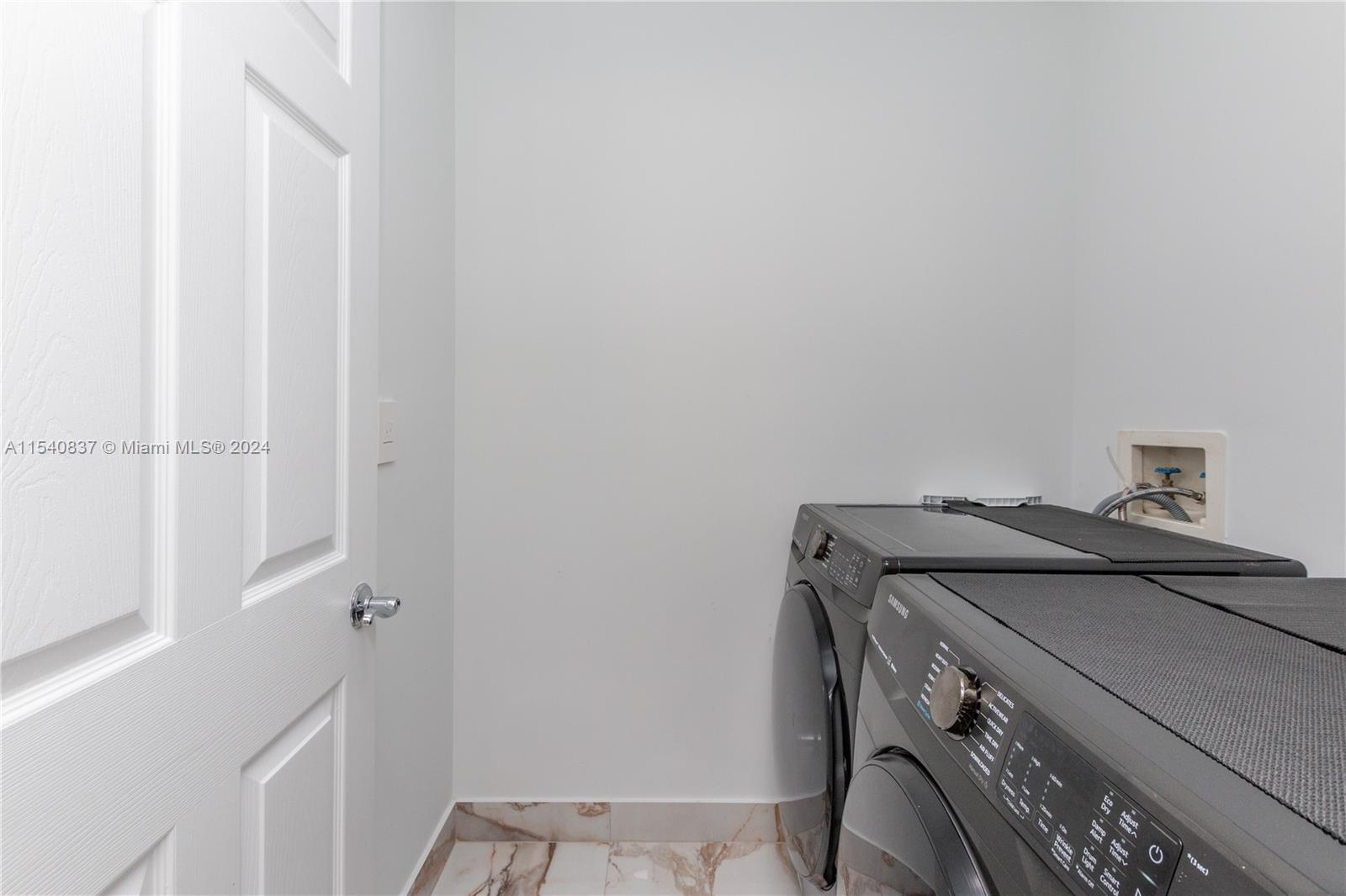 20770 NE 30th Pl, Aventura, Florida 33180, 3 Bedrooms Bedrooms, ,2 BathroomsBathrooms,Residential,For Sale,20770 NE 30th Pl,A11540837