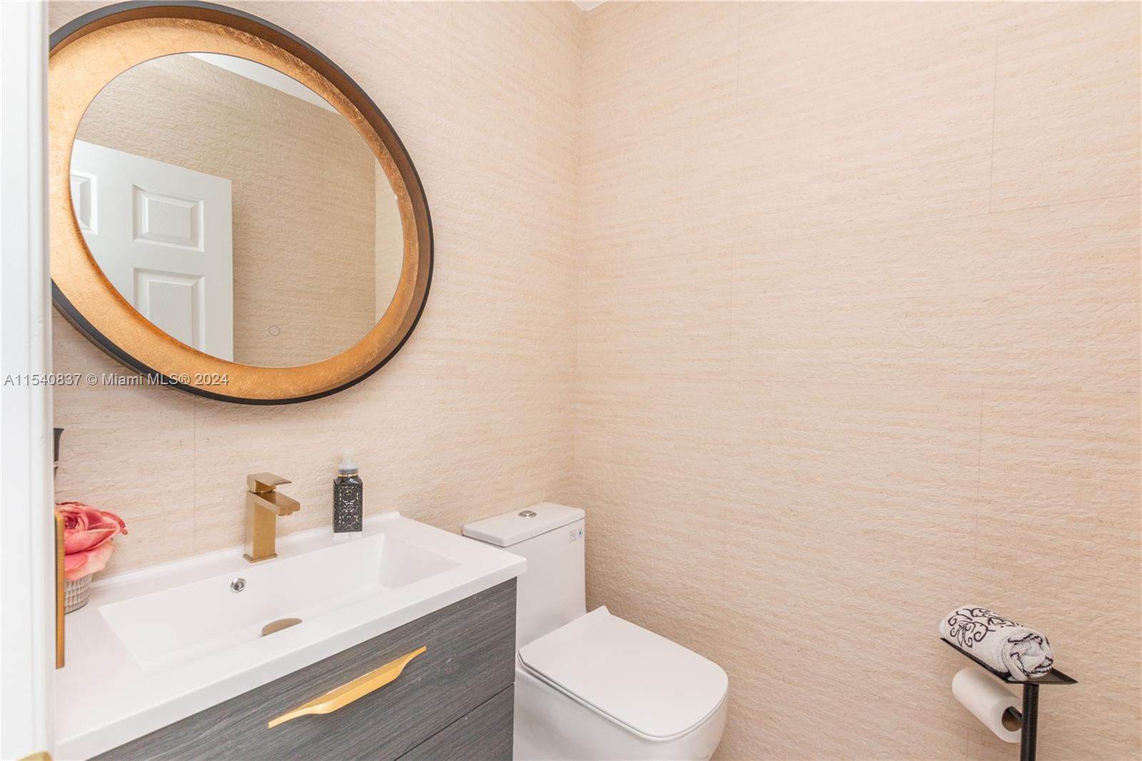 20770 NE 30th Pl, Aventura, Florida 33180, 3 Bedrooms Bedrooms, ,2 BathroomsBathrooms,Residential,For Sale,20770 NE 30th Pl,A11540837