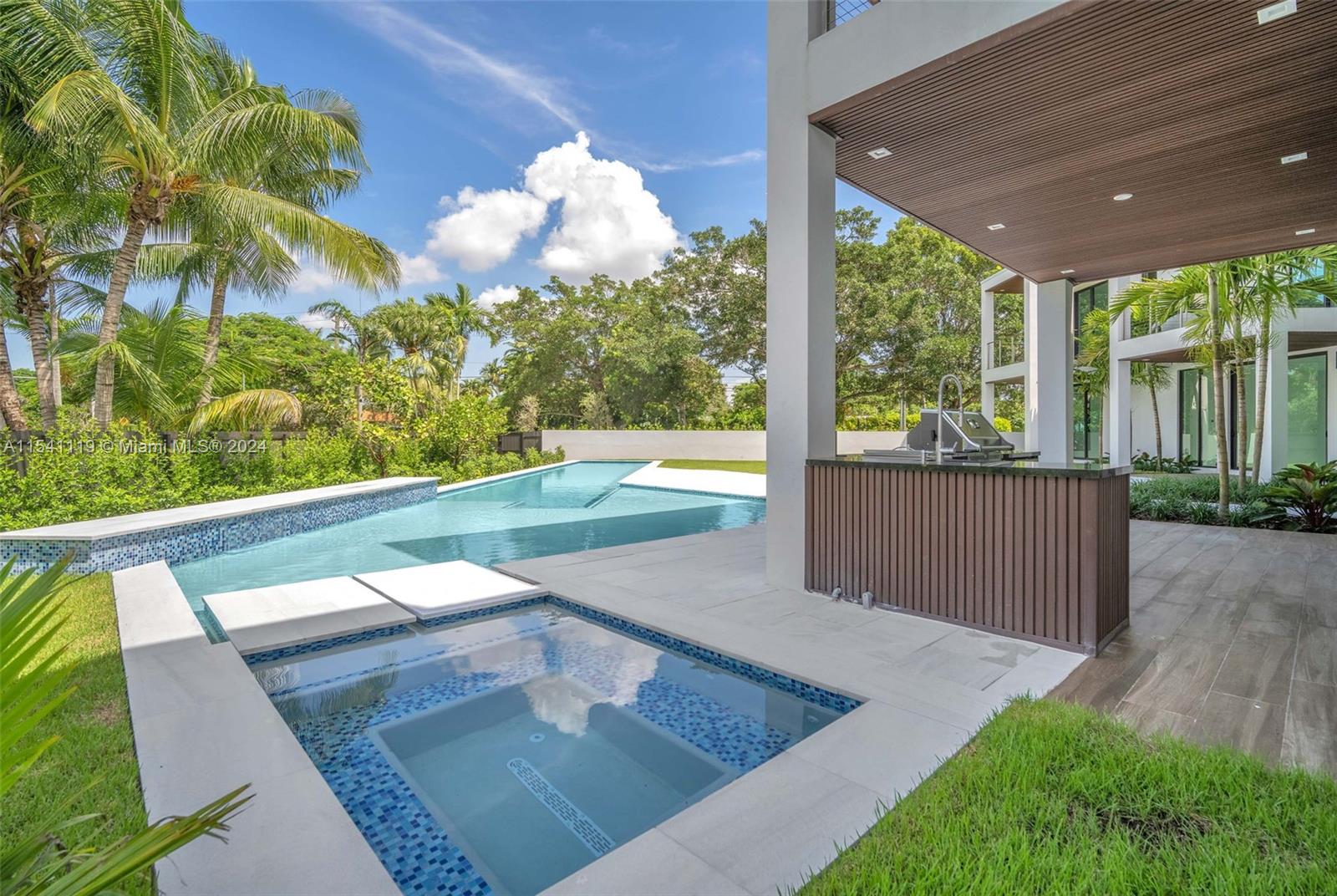 11200 71st Ave, Pinecrest, FL, 33156 United States, 7 Bedrooms Bedrooms, ,7 BathroomsBathrooms,Residential,For Sale,71st Ave,A11541119