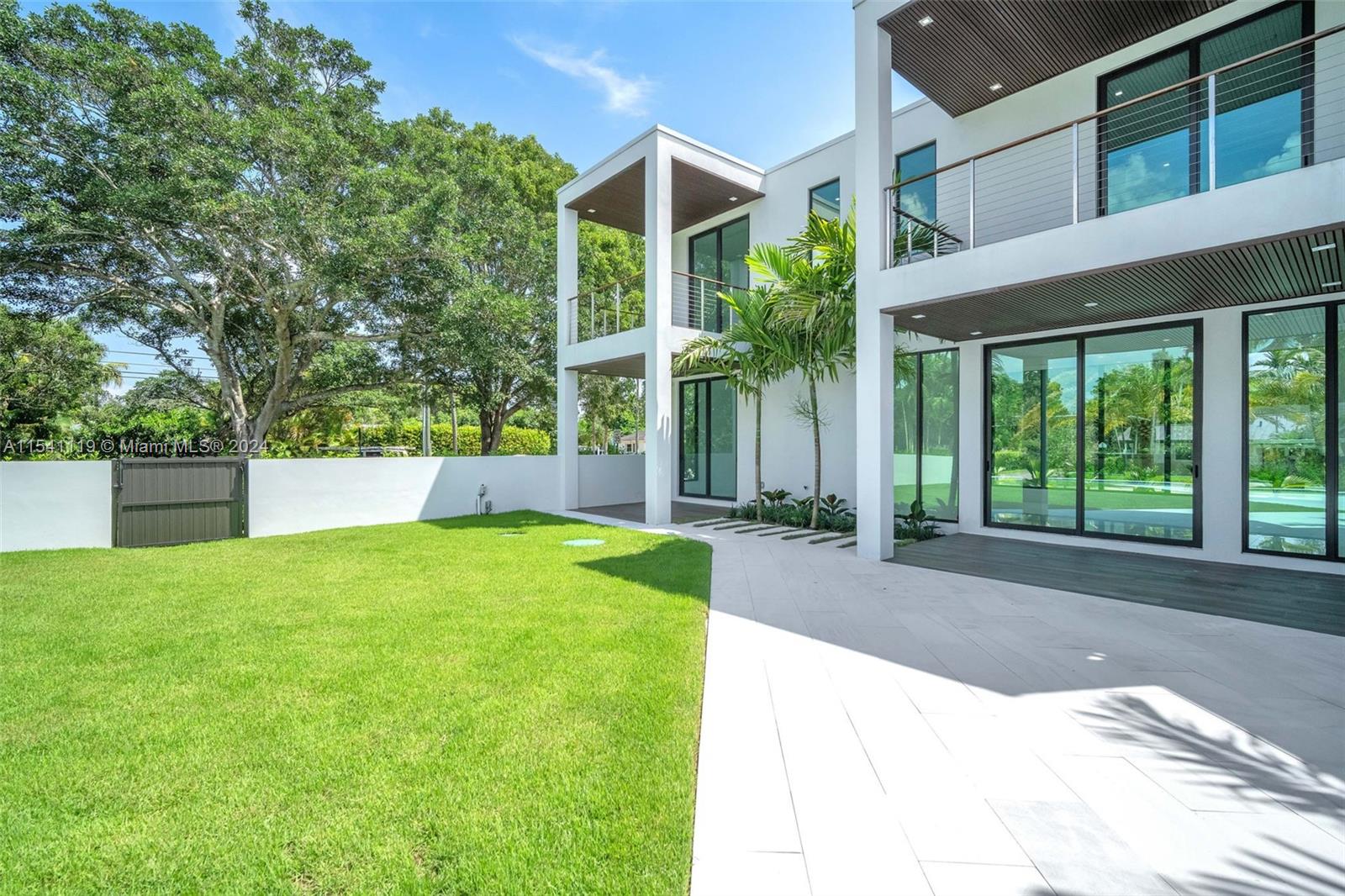 11200 71st Ave, Pinecrest, FL, 33156 United States, 7 Bedrooms Bedrooms, ,7 BathroomsBathrooms,Residential,For Sale,71st Ave,A11541119