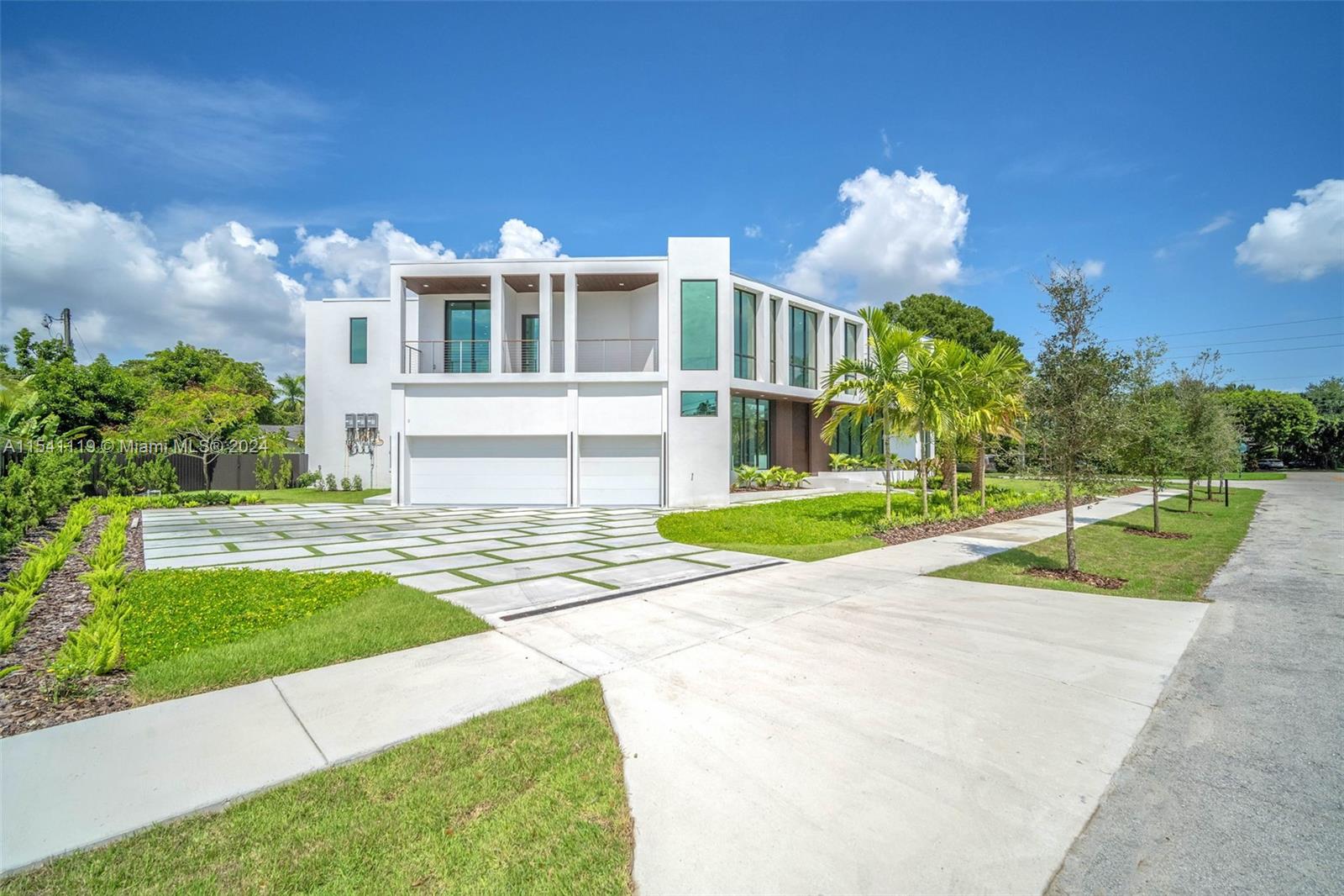 11200 71st Ave, Pinecrest, FL, 33156 United States, 7 Bedrooms Bedrooms, ,7 BathroomsBathrooms,Residential,For Sale,71st Ave,A11541119