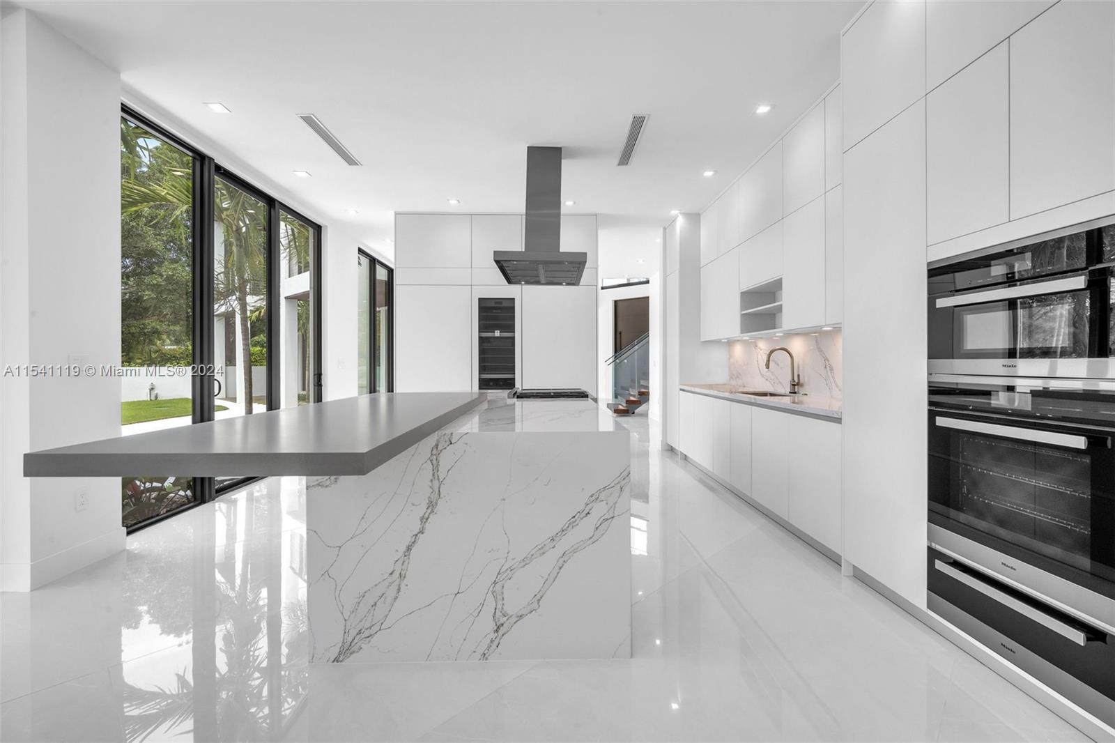 11200 71st Ave, Pinecrest, FL, 33156 United States, 7 Bedrooms Bedrooms, ,7 BathroomsBathrooms,Residential,For Sale,71st Ave,A11541119