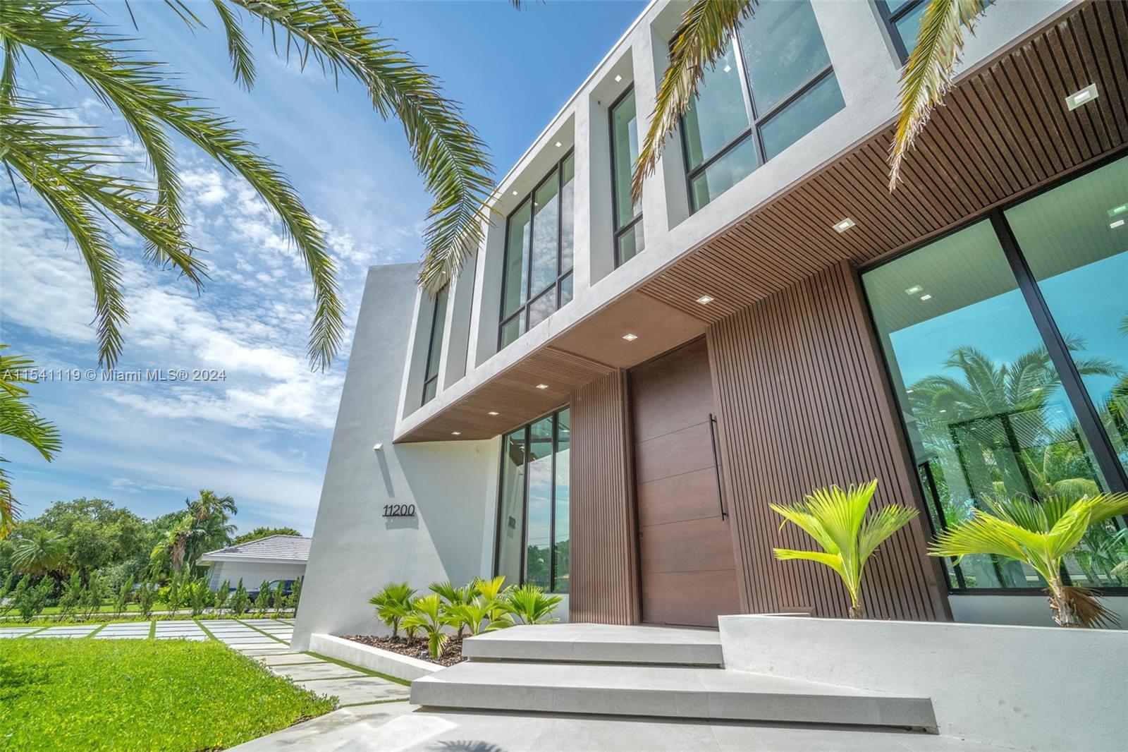 11200 71st Ave, Pinecrest, FL, 33156 United States, 7 Bedrooms Bedrooms, ,7 BathroomsBathrooms,Residential,For Sale,71st Ave,A11541119