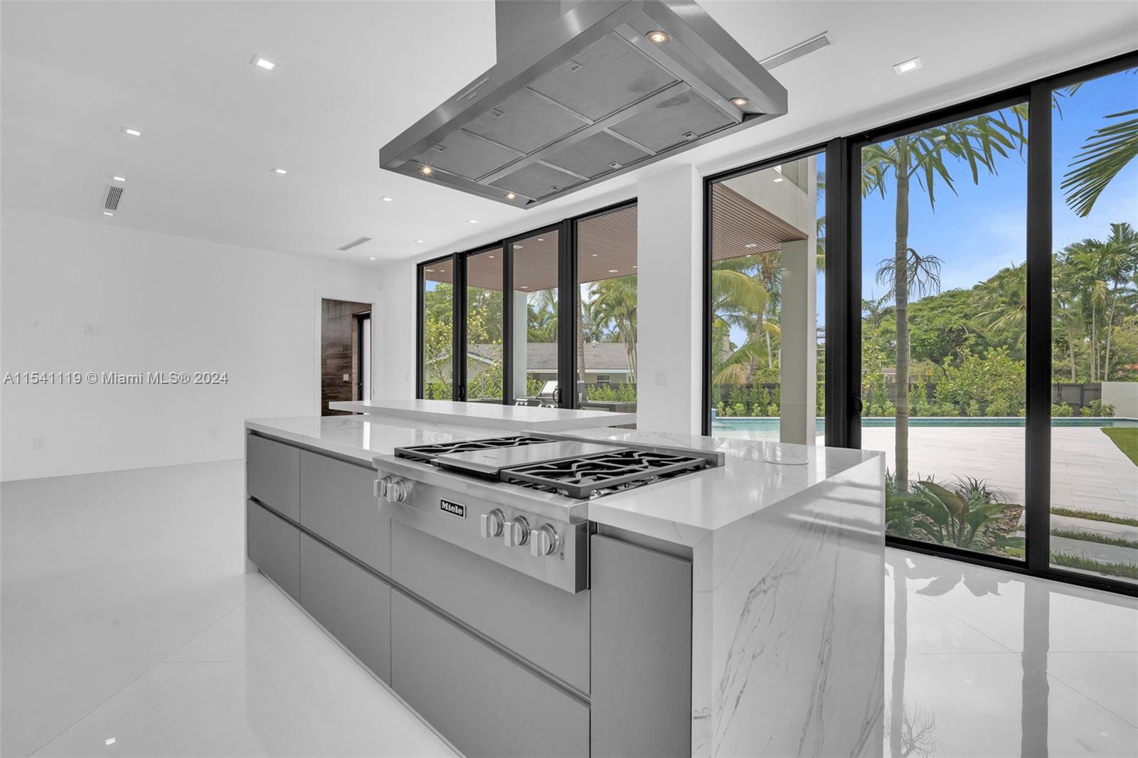 11200 71st Ave, Pinecrest, FL, 33156 United States, 7 Bedrooms Bedrooms, ,7 BathroomsBathrooms,Residential,For Sale,71st Ave,A11541119