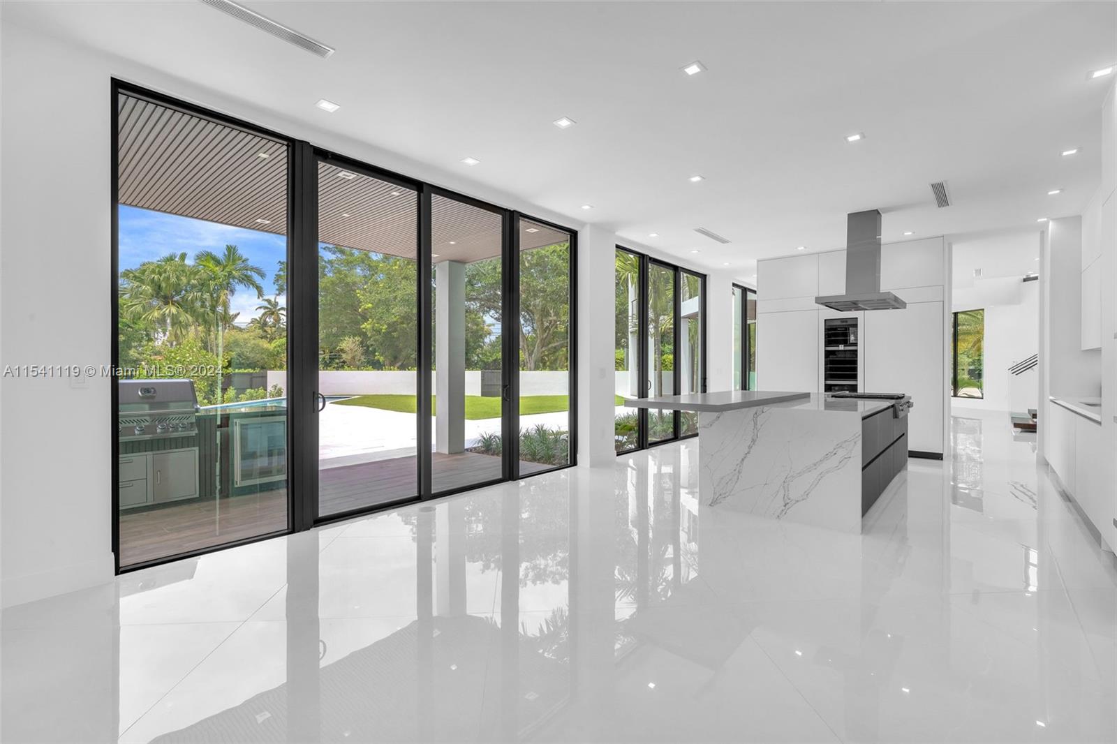 11200 71st Ave, Pinecrest, FL, 33156 United States, 7 Bedrooms Bedrooms, ,7 BathroomsBathrooms,Residential,For Sale,71st Ave,A11541119