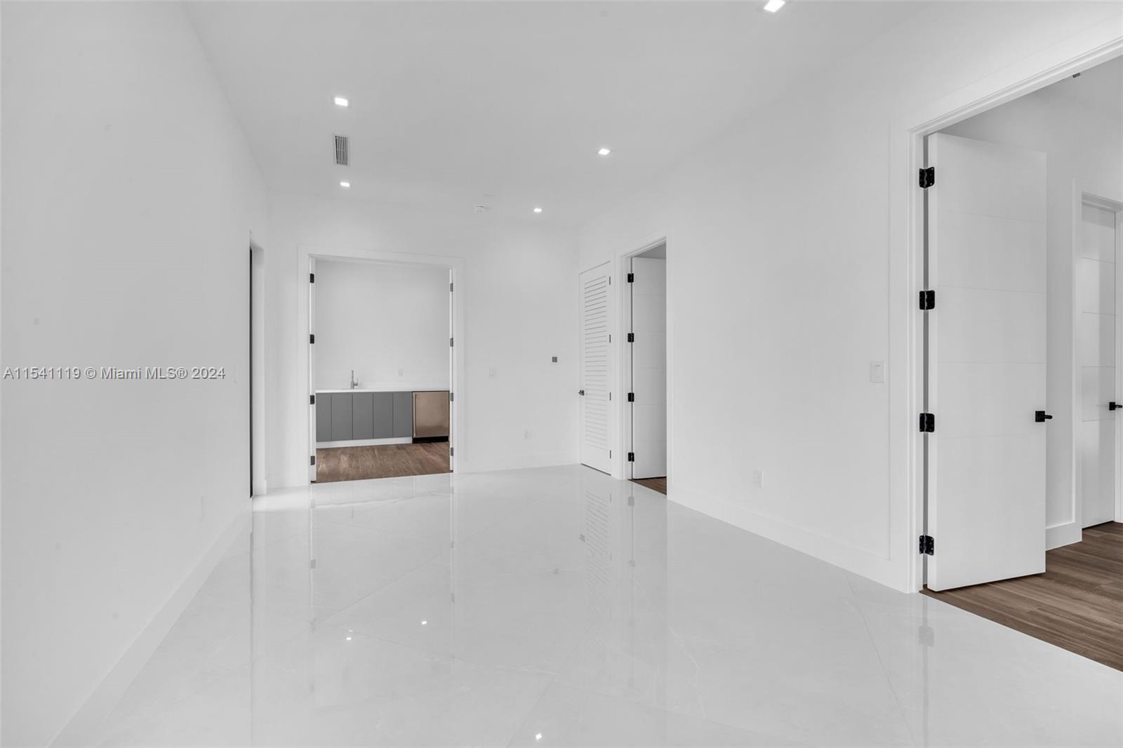 11200 71st Ave, Pinecrest, FL, 33156 United States, 7 Bedrooms Bedrooms, ,7 BathroomsBathrooms,Residential,For Sale,71st Ave,A11541119