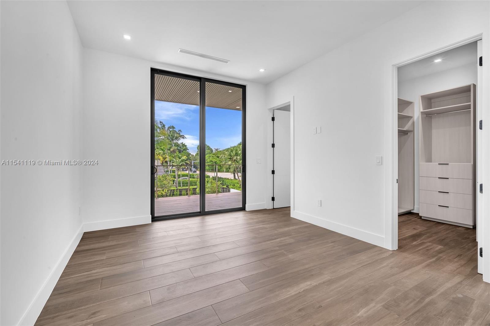 11200 71st Ave, Pinecrest, FL, 33156 United States, 7 Bedrooms Bedrooms, ,7 BathroomsBathrooms,Residential,For Sale,71st Ave,A11541119